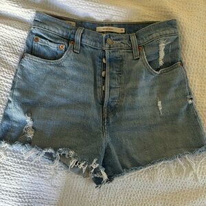 levi’s shots size 26